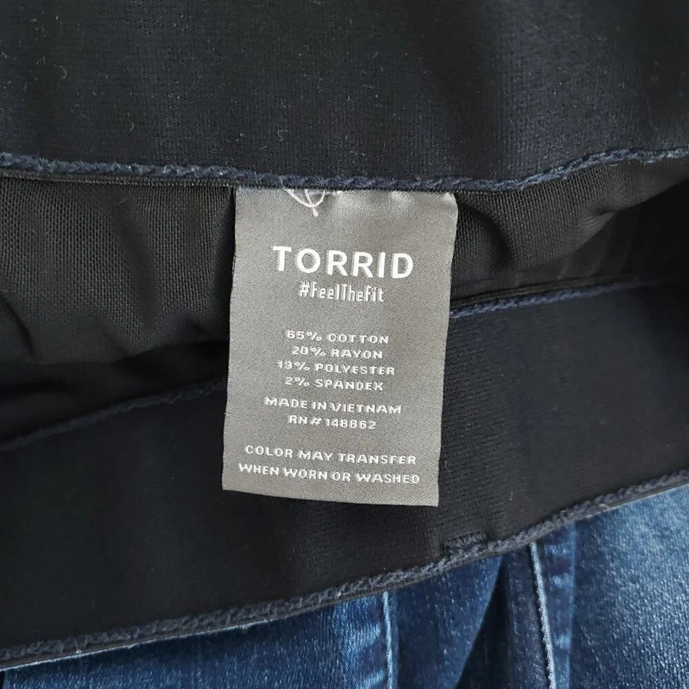 Torrid Bombshell Flare Super Soft High Rise Jeans Size 24T